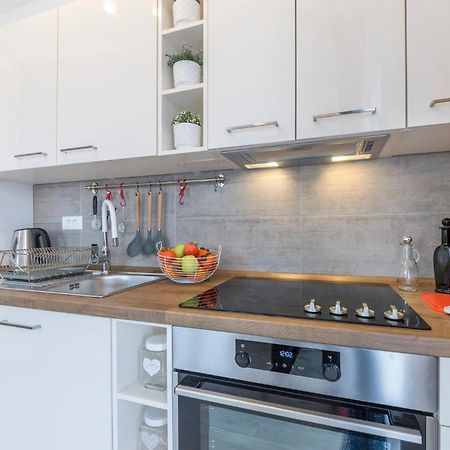 1 Bedroom Amazing Apartment In Peroj Zewnętrze zdjęcie